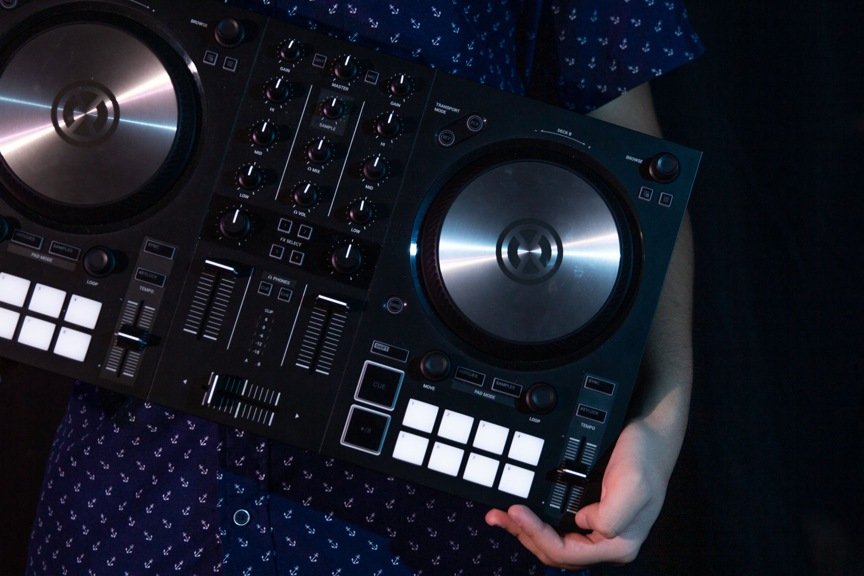 Scratch, mix, blend: UTA students dish on how they discovered DJing